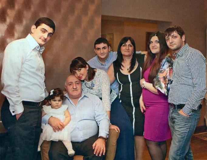 Артуш Касемян и его семья
